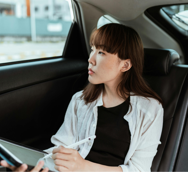 Enjoy Rome even on a business trip with our safe and reliable private airport transfer service.